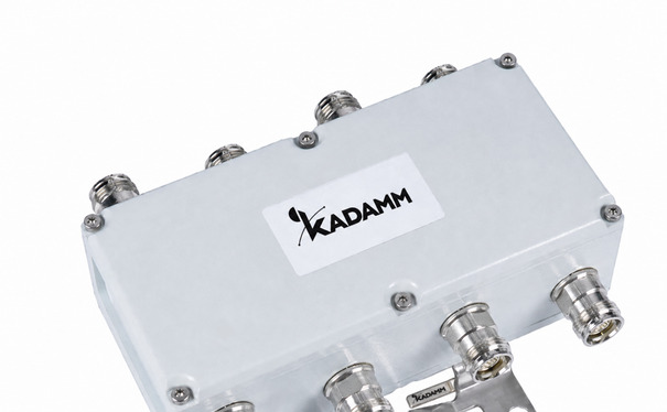 КАДАММ ГМ-4х4-698/4000 — Гибридный комбайнер (мост) 4×4, 698–4000 МГц