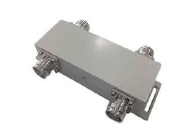 КАДАММ ГМ-790/3800 — Гибридные комбайнеры (мосты) 2×2 и 4×4, исполнение на 3 порта, 790–3800 МГц